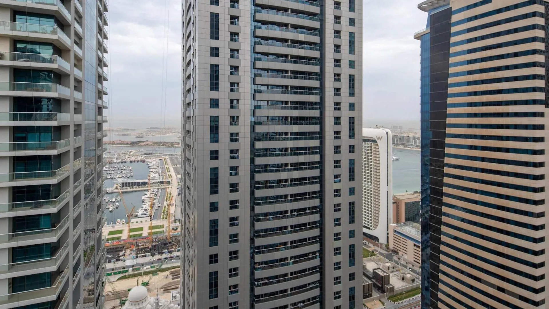 Frank Porter - Torch Tower Dubaï Émirats arabes unis