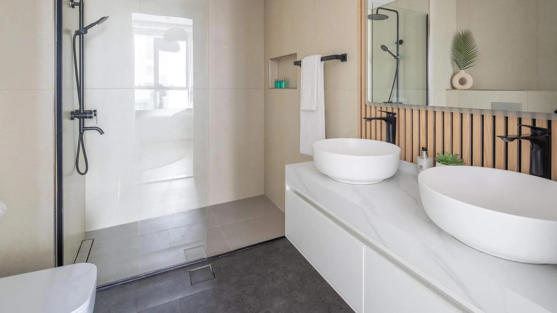 Apartment Frank Porter - Torch Tower Dubai