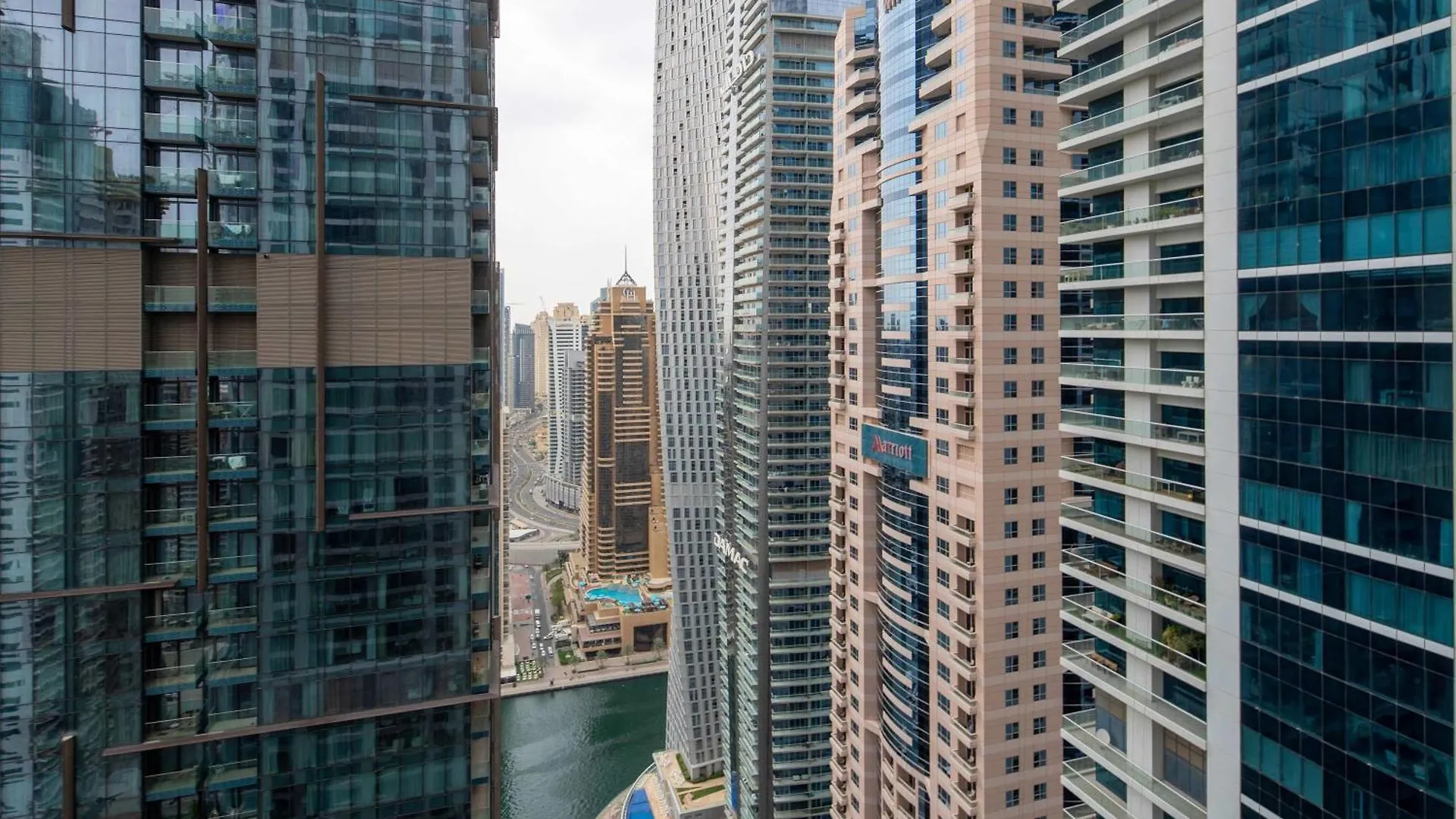 Apartment Frank Porter - Torch Tower Dubai